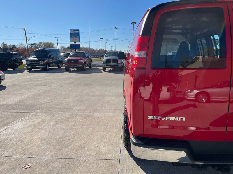 Used 2019 GMC Savana 2500 w/ Enhanced Convenience Package image 13