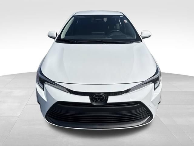 Used 2026 Toyota Corolla LE FWD image 8