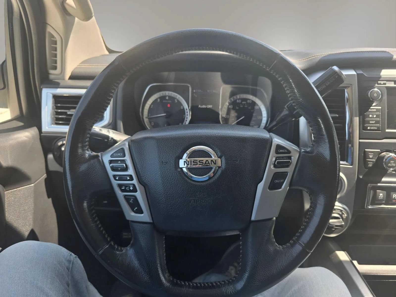 Used 2019 Nissan Titan PRO-4X AWD/4WD image 17