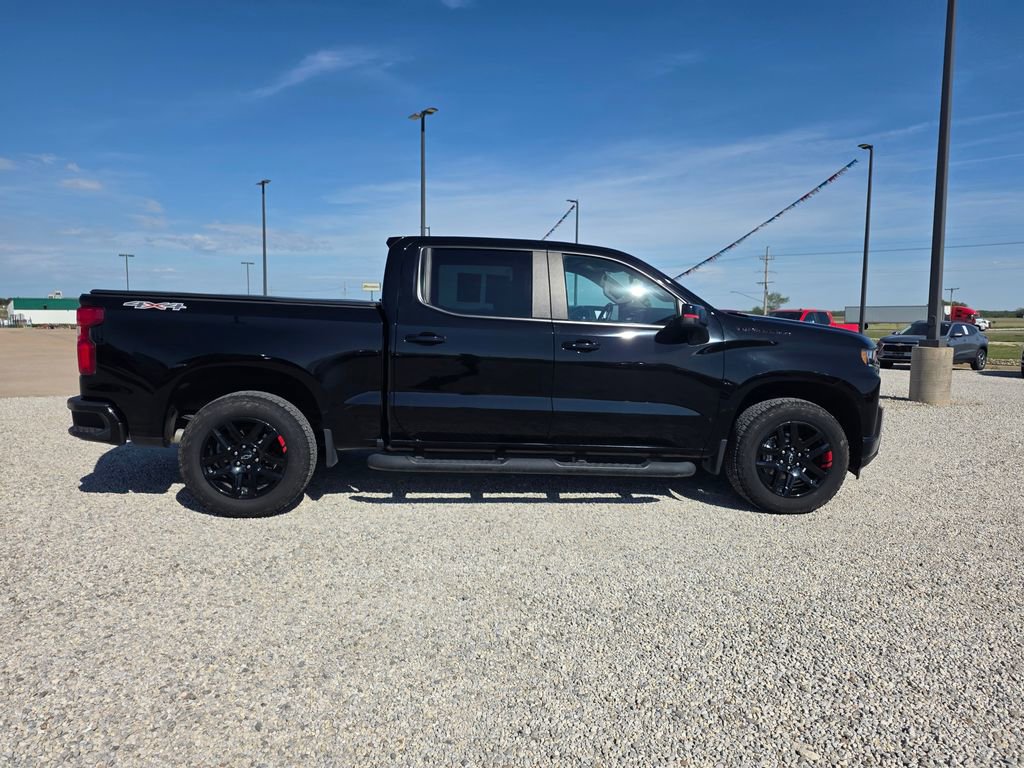 Used 2022 Chevrolet Silverado 1500 RST w/ Redline Edition AWD/4WD image 2