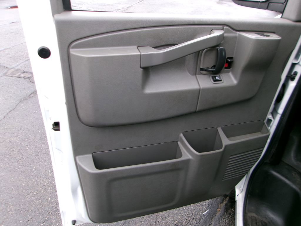 Used 2019 Chevrolet Express 3500 Extended w/ Driver Convenience Package image 8