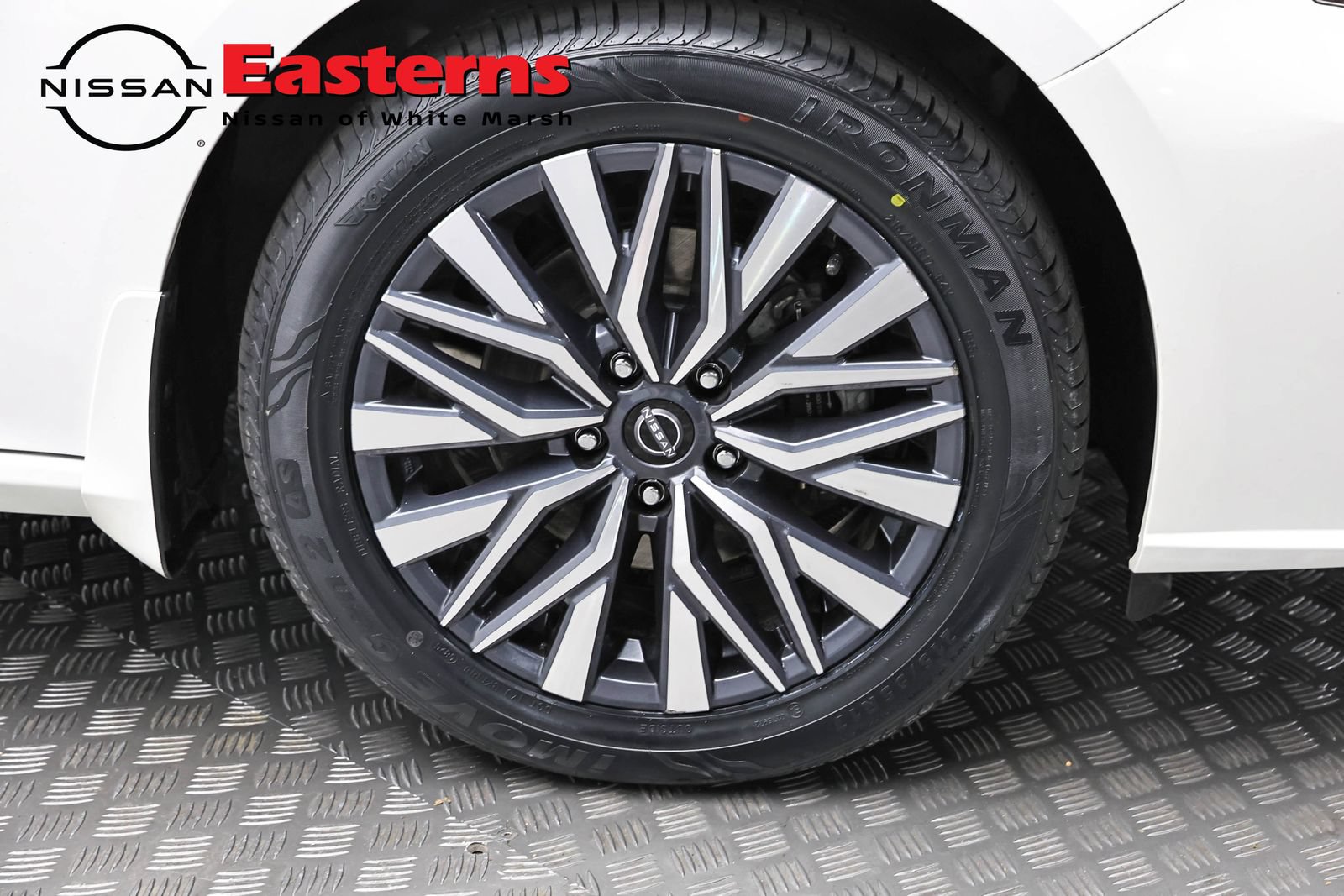Used 2023 Nissan Altima 2.5 SV w/ SV Premium Package AWD/4WD image 30