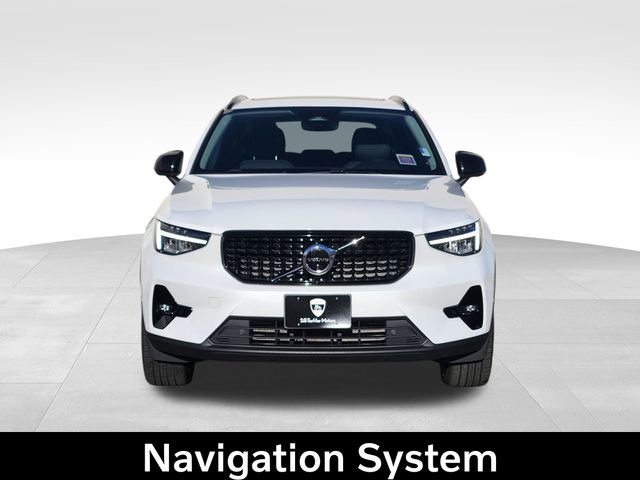 Certified 2023 Volvo XC40 B5 Ultimate w/ Climate Package image 3