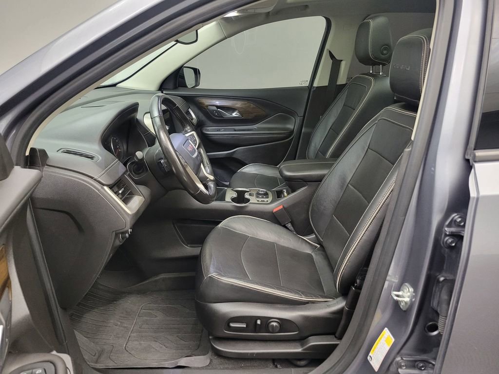 Used 2020 GMC Terrain Denali w/ Denali Premium Package AWD/4WD image 5