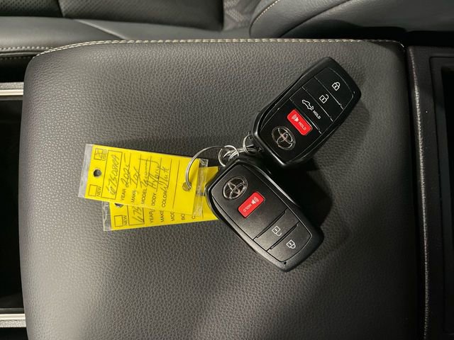 Used 2025 Toyota Tacoma Limited image 21