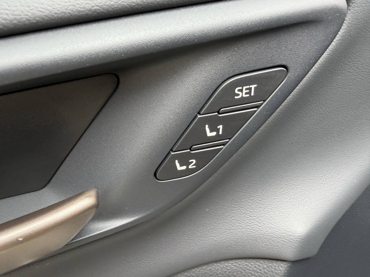 Used 2025 Toyota Crown Signia AWD/4WD image 16