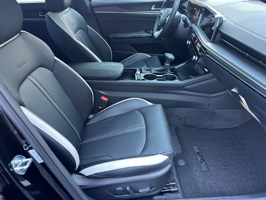 New 2027 Kia K5 GT-Line FWD image 13