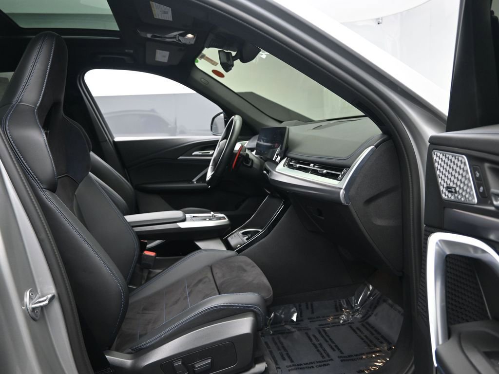 Used 2025 BMW X1 M35i w/ Premium Package image 30