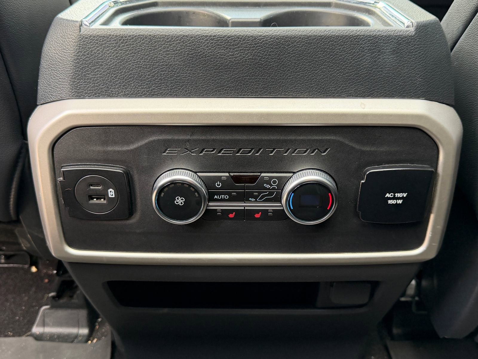 Used 2023 Ford Expedition Limited image 16