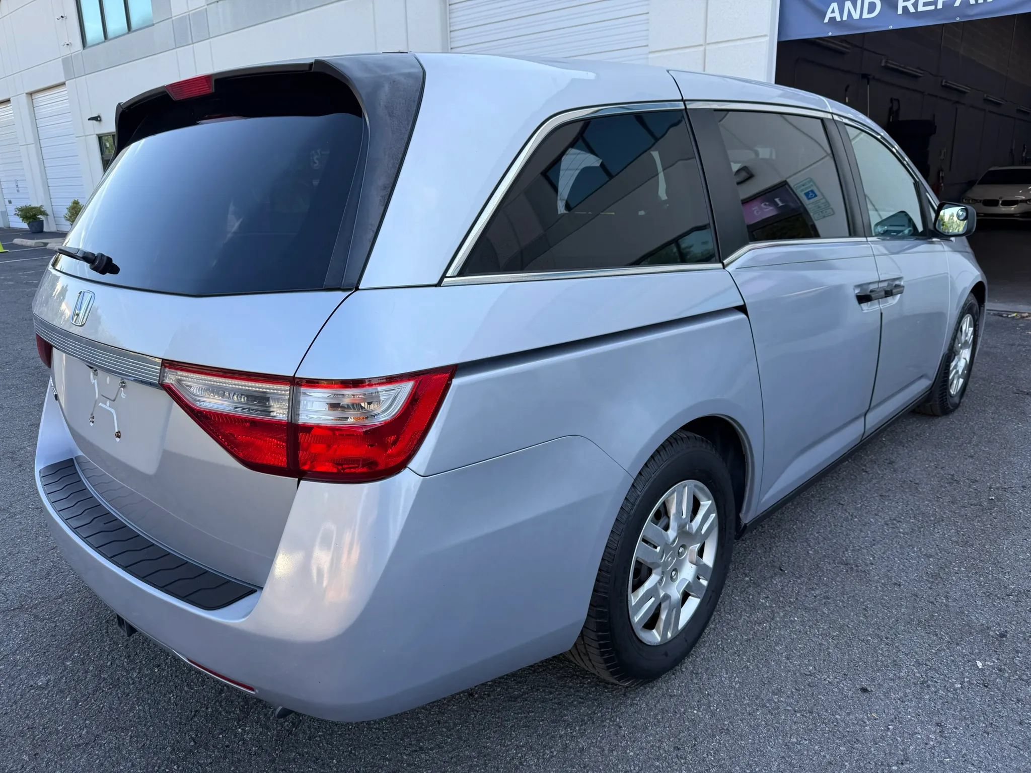 Used 2012 Honda Odyssey LX image 12