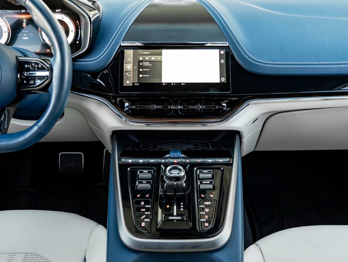 Used 2025 Aston Martin DBX 707 image 10