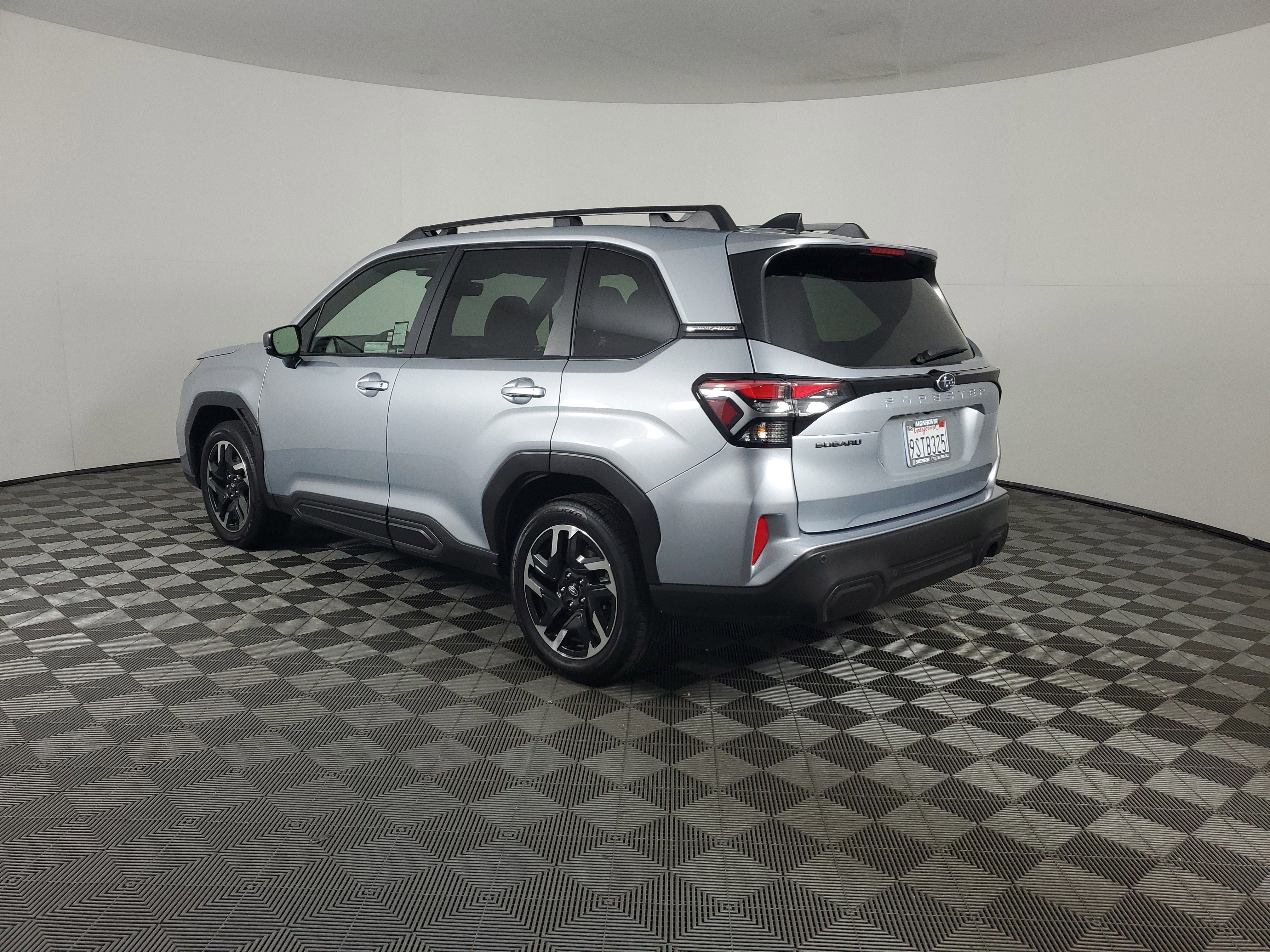 Used 2025 Subaru Forester Limited image 6