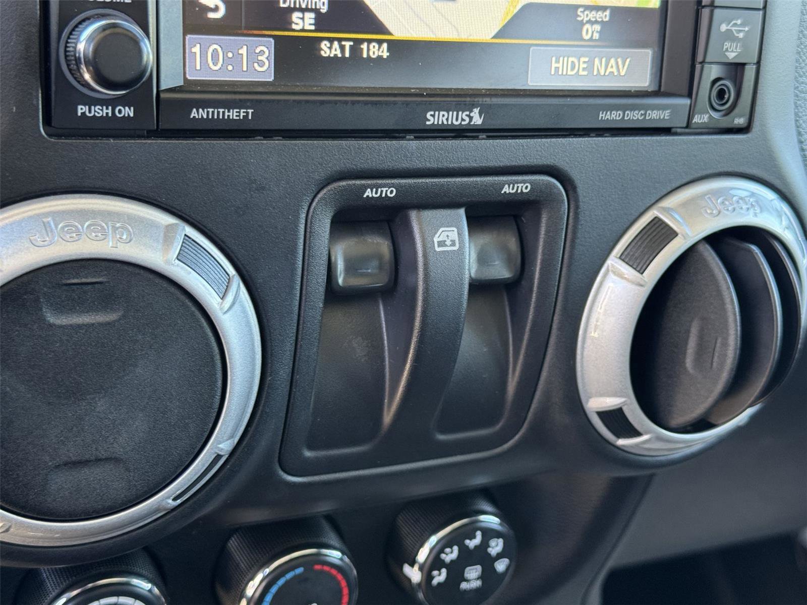 Used 2017 Jeep Wrangler Rubicon image 29