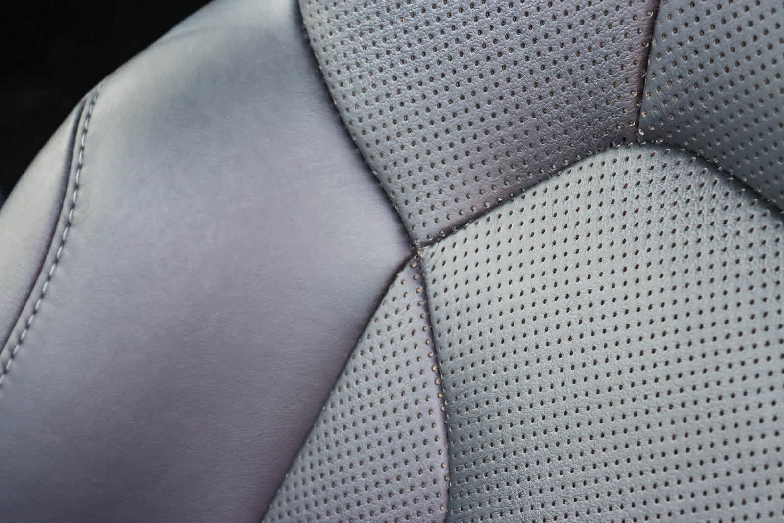 Used 2018 Lexus LX 570 4WD image 24