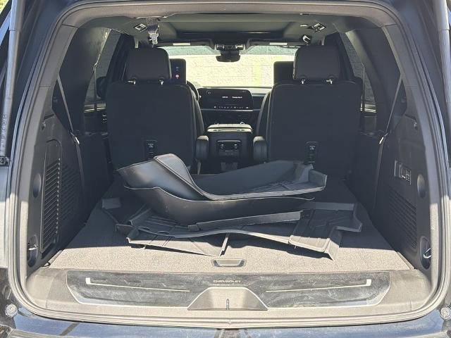 Used 2025 Chevrolet Tahoe High Country AWD/4WD image 18