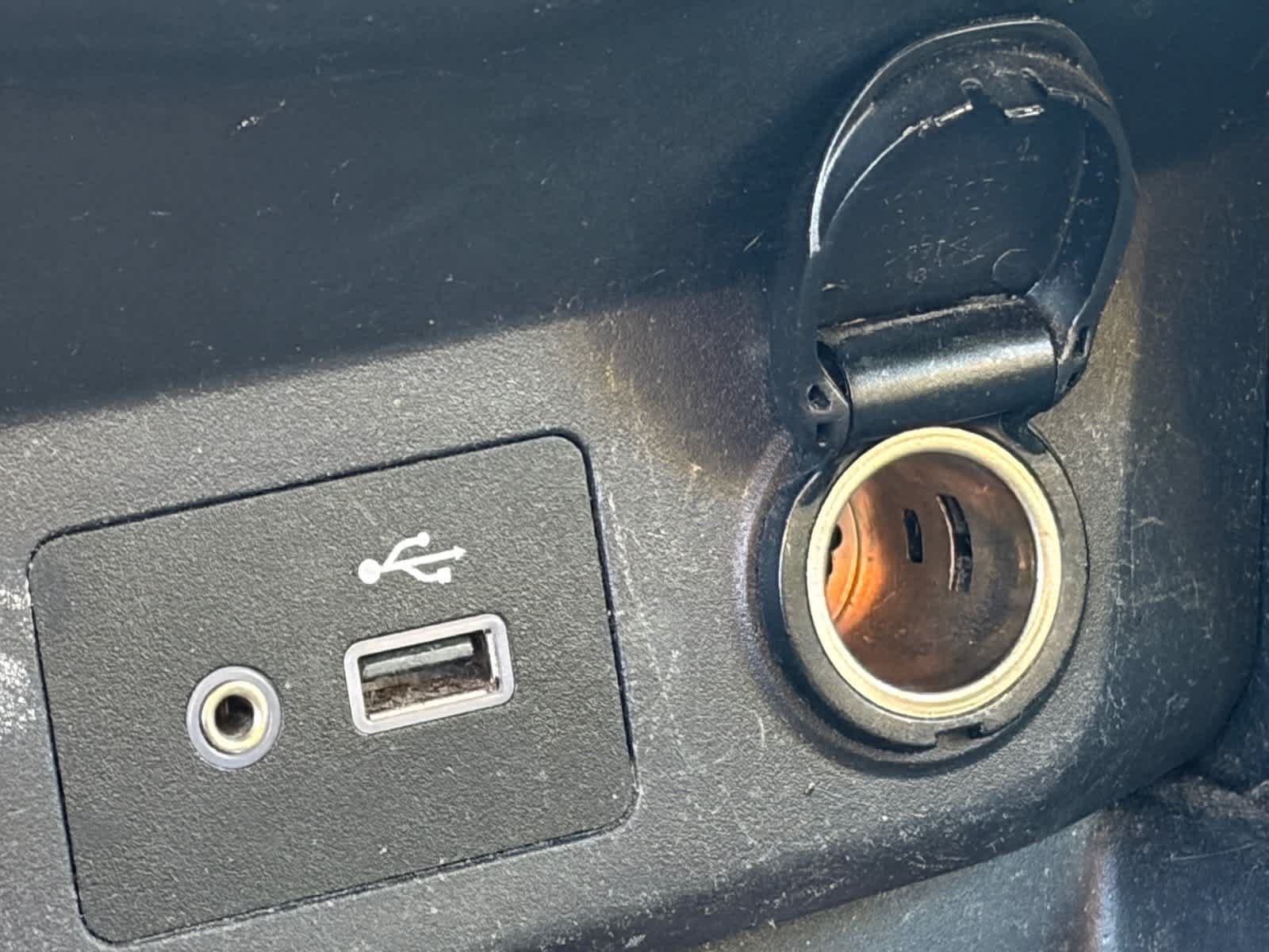 Used 2020 Nissan Rogue SV FWD image 12