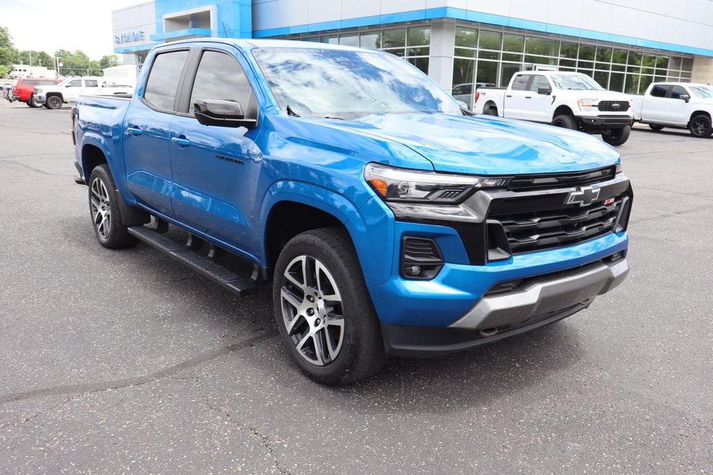 Used 2023 Chevrolet Colorado Z71 w/ Z71 Convenience Package 2 AWD/4WD image 2