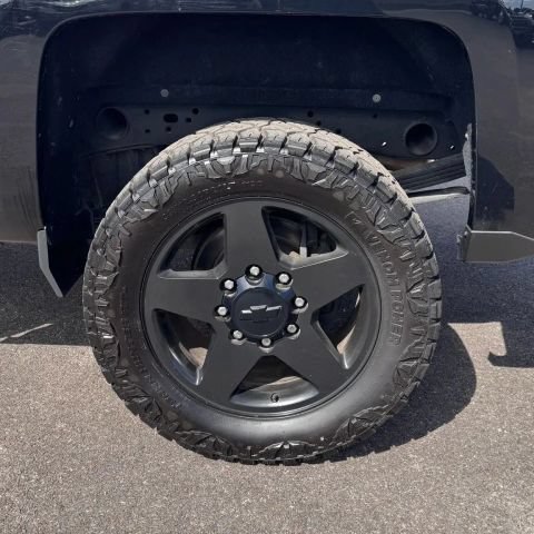 Used 2017 Chevrolet Silverado 2500 LTZ w/ Custom Sport Edition RWD image 7