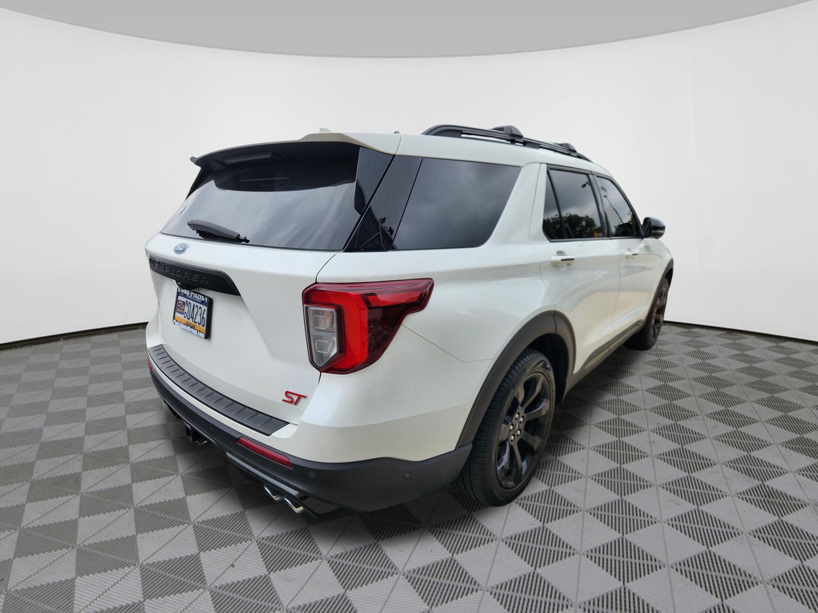 Used 2020 Ford Explorer ST w/ ST High-Performance Pack AWD/4WD image 4