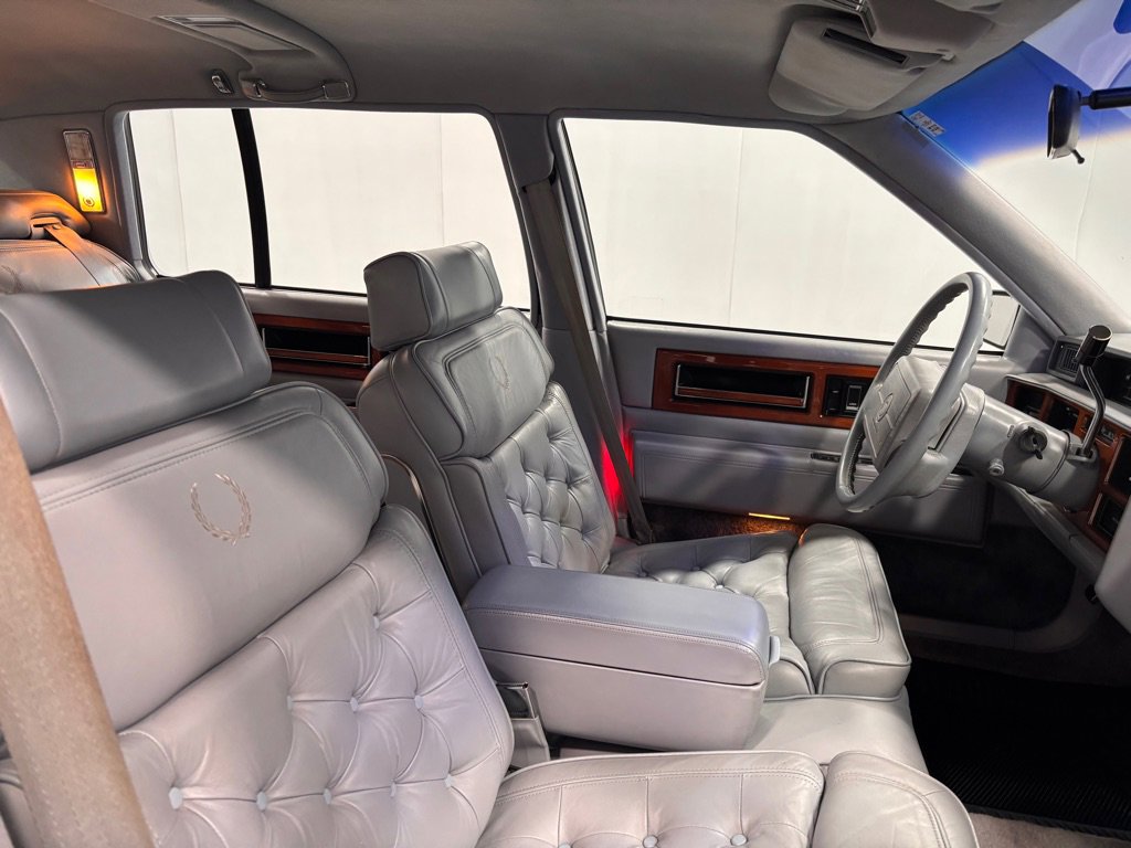 Used 1990 Cadillac Fleetwood Sedan image 20