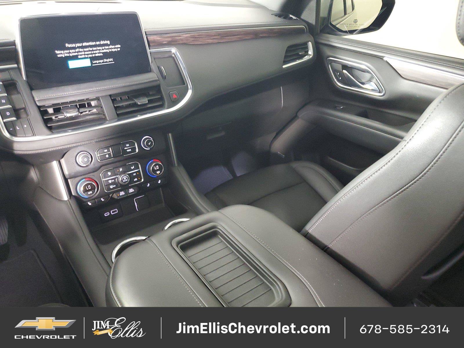 Used 2023 Chevrolet Tahoe Z71 w/ Luxury Package AWD/4WD image 17