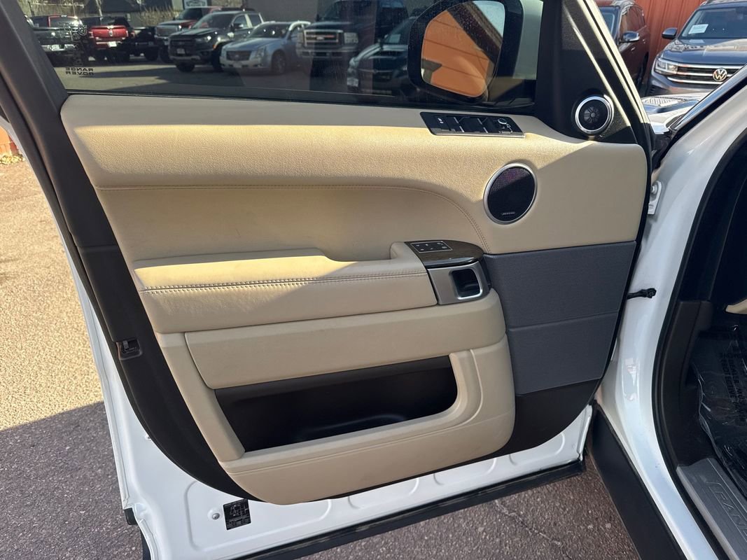 Used 2017 Land Rover Range Rover Sport HSE image 9