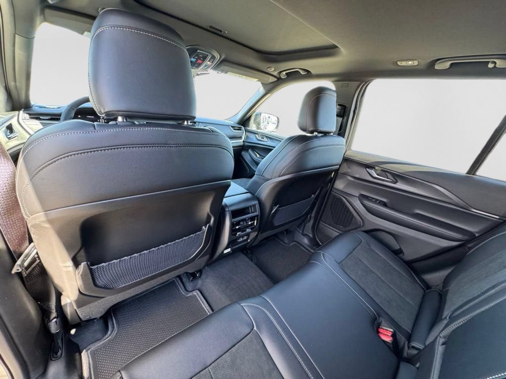 New 2025 Jeep Grand Cherokee Altitude AWD/4WD image 13