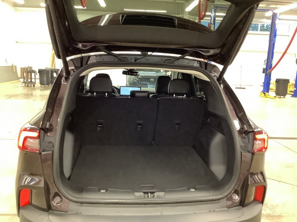 Used 2023 Ford Escape Platinum AWD/4WD image 14