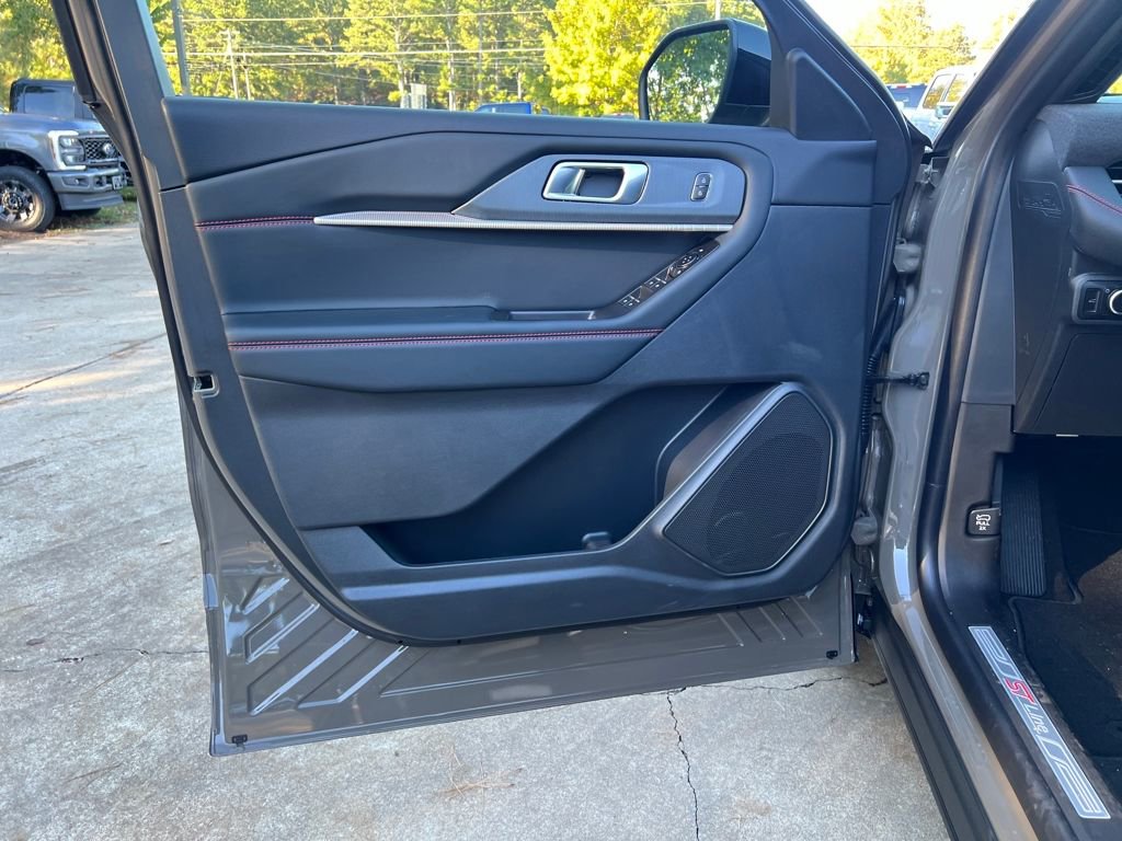 New 2026 Ford Explorer ST-Line image 11