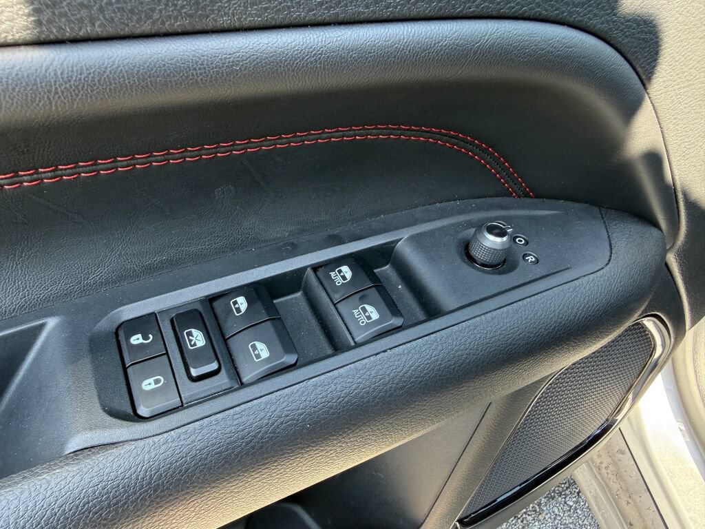 Used 2026 Jeep Compass Trailhawk AWD/4WD image 18
