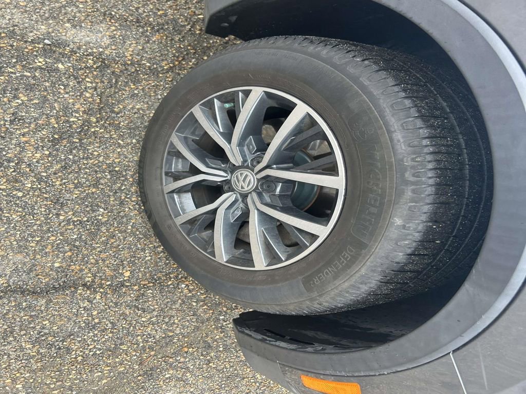 Used 2019 Volkswagen Tiguan SE w/ Panoramic Sunroof Package image 13