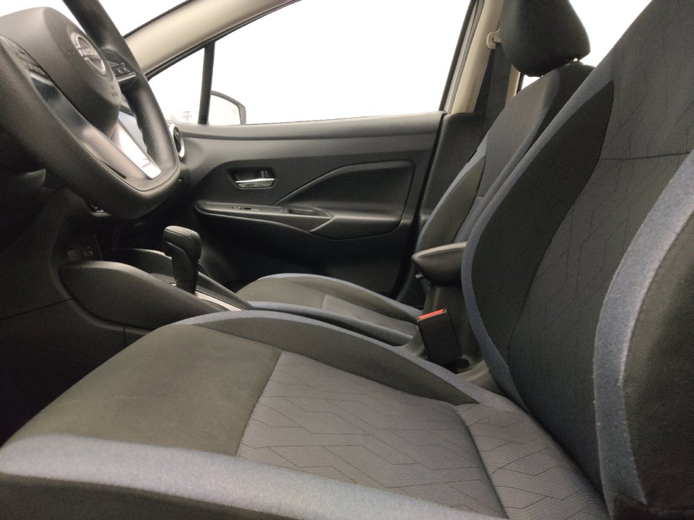 Used 2025 Nissan Versa SV FWD image 17