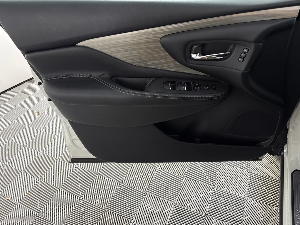 Used 2018 Nissan Murano SL w/ Cargo Package FWD image 10