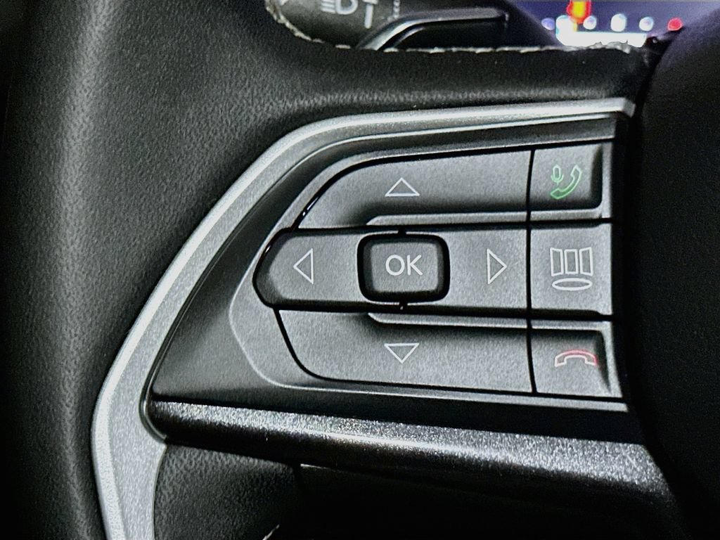 Certified 2023 Jeep Grand Cherokee Laredo AWD/4WD image 31