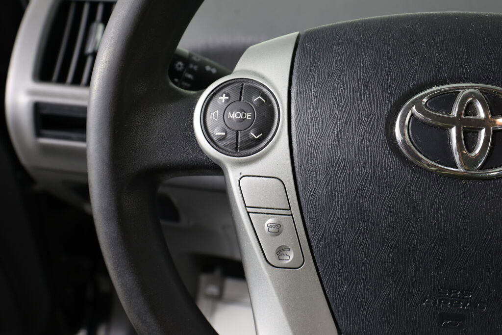 Used 2014 Toyota Prius V Two image 26