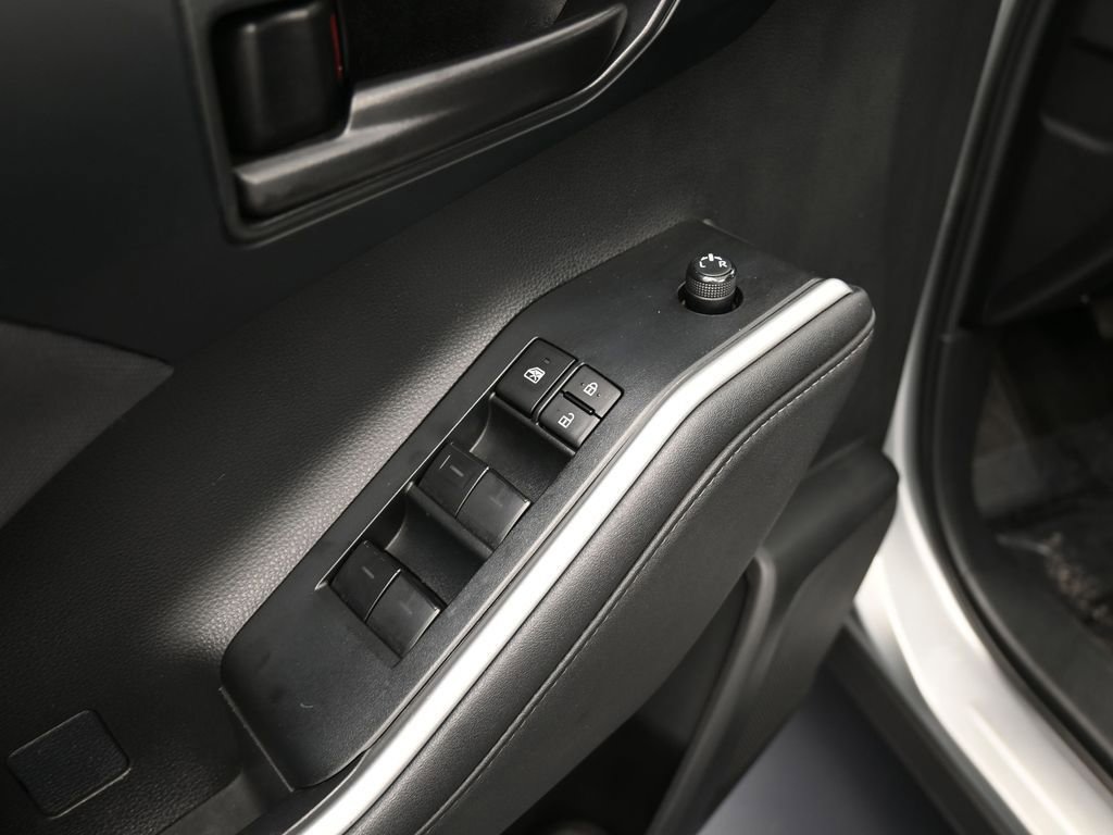 Used 2023 Toyota Highlander LE image 18