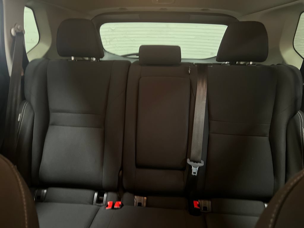 Used 2024 Nissan Rogue S FWD image 27