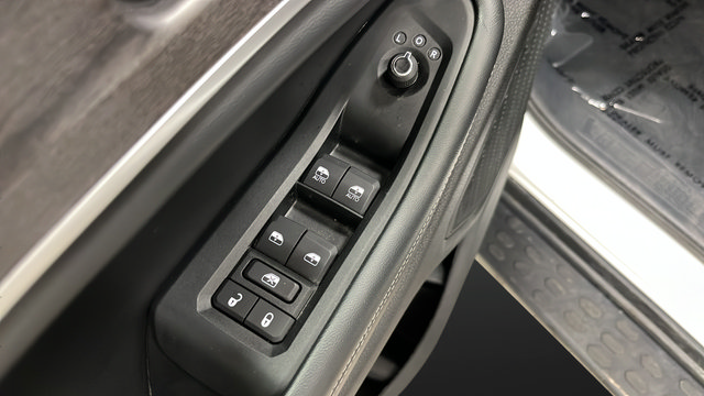 Certified 2024 Jeep Grand Cherokee Limited w/ Luxury Tech Group II AWD/4WD image 22
