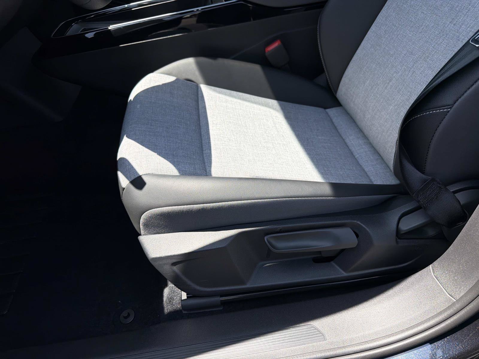 Certified 2023 Volkswagen ID.4 Pro AWD/4WD image 15