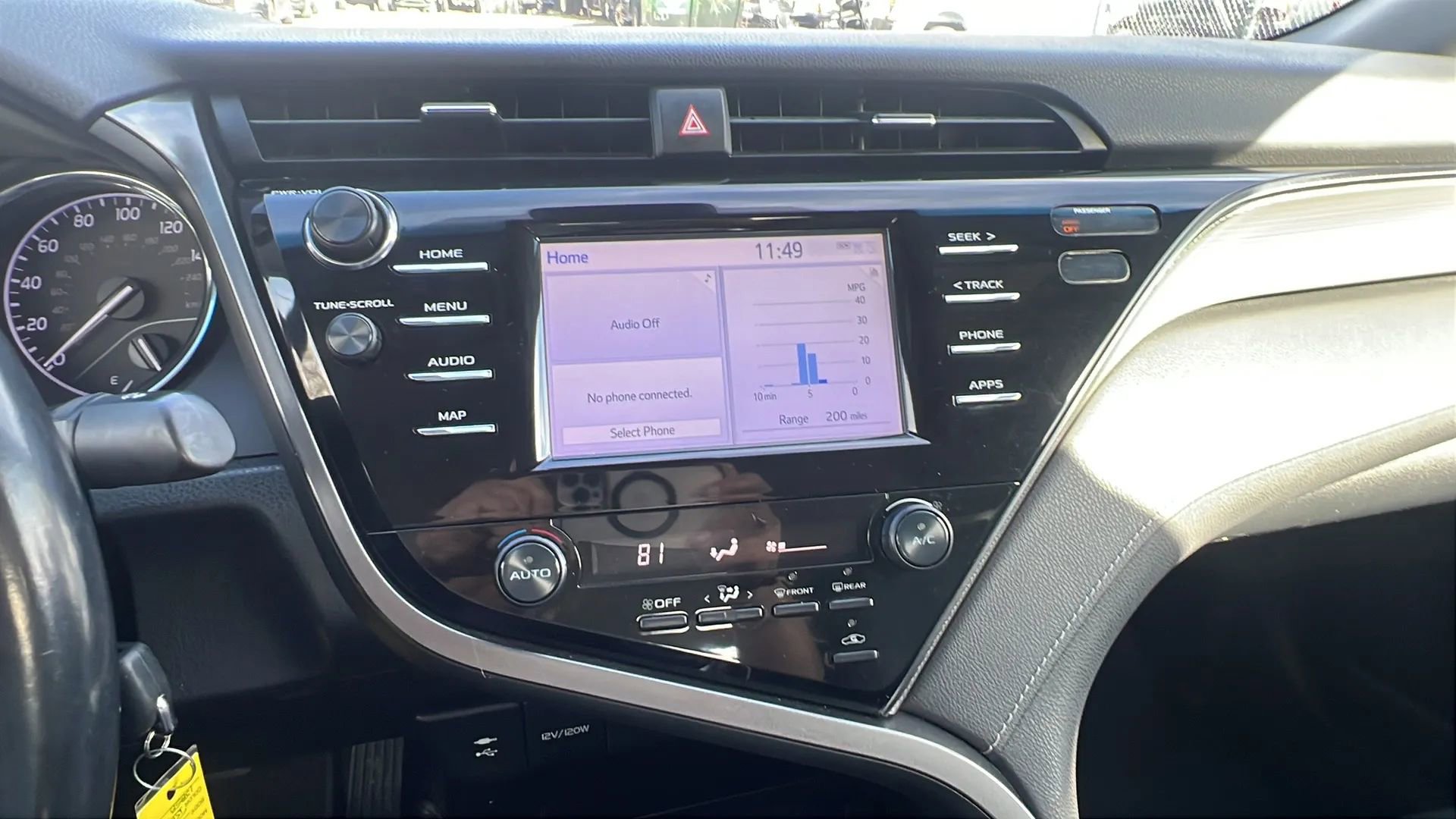 Used 2019 Toyota Camry SE image 16