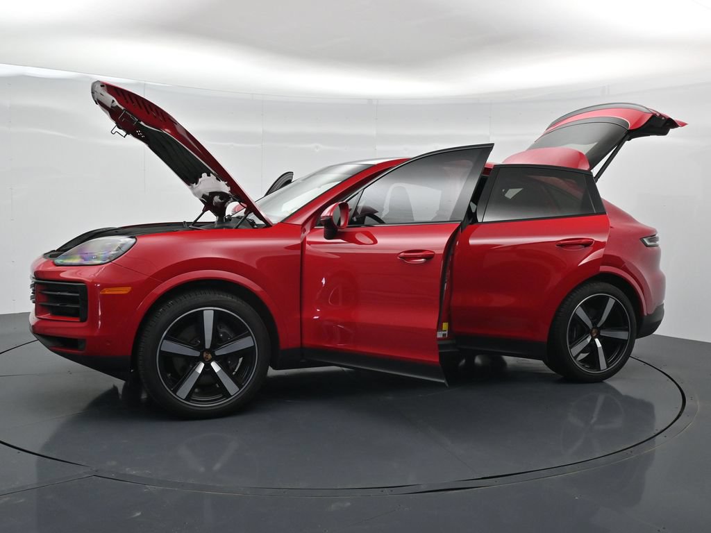 Certified 2025 Porsche Cayenne Coupe AWD/4WD image 20
