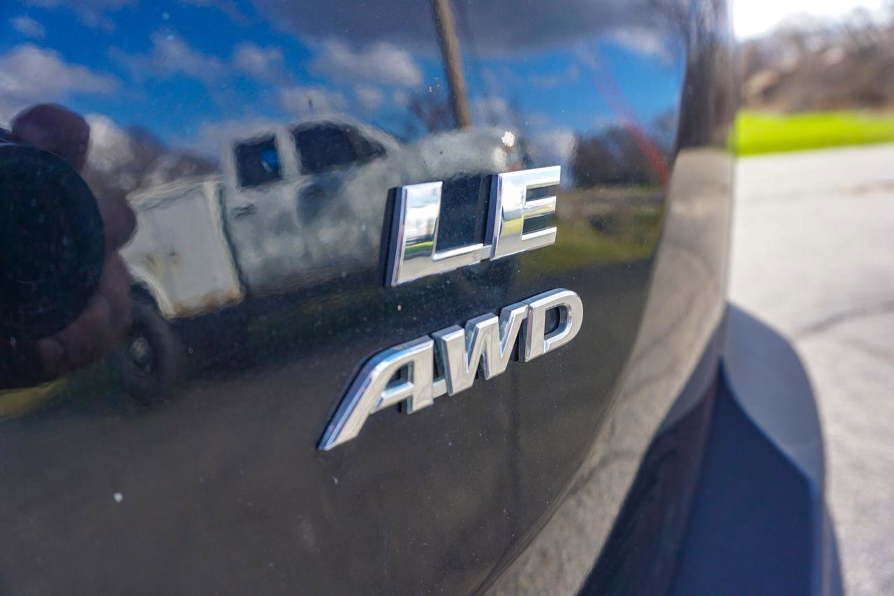 Used 2015 Toyota RAV4 LE image 30