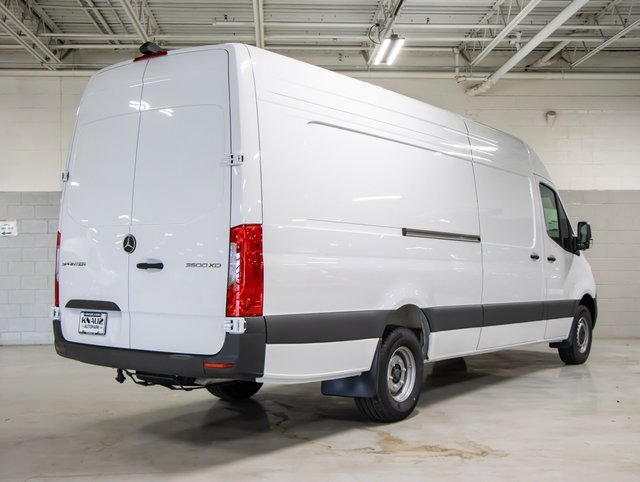 Used 2024 Mercedes-Benz Sprinter 3500 image 6