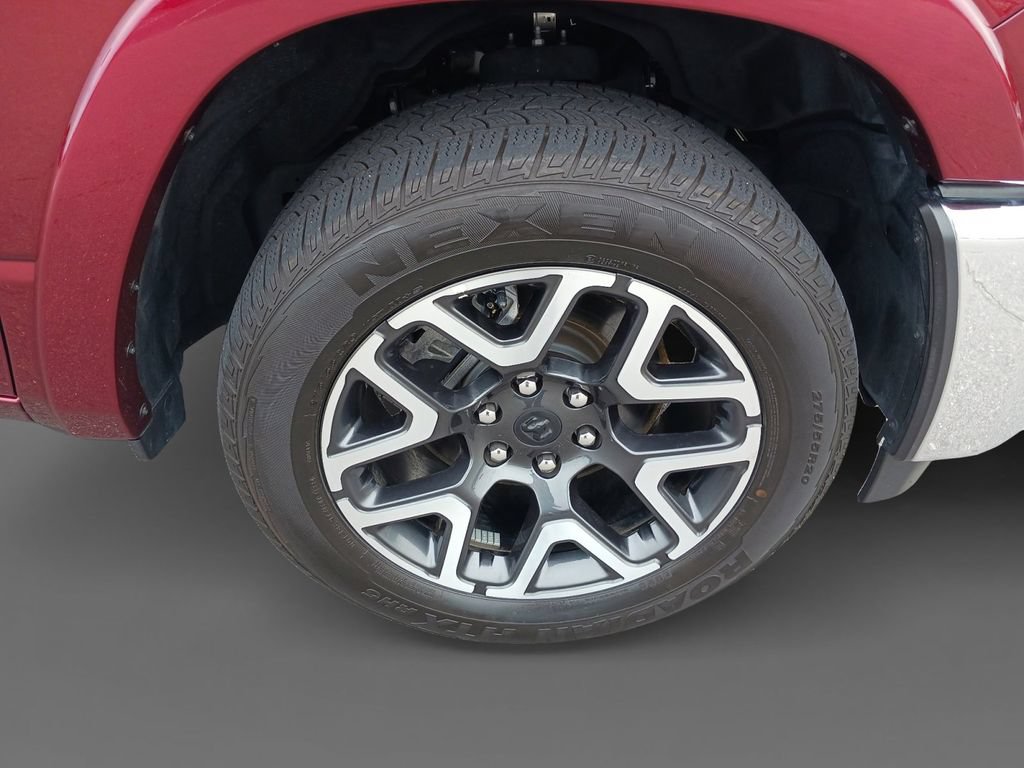 Used 2025 RAM 1500 Laramie AWD/4WD image 16