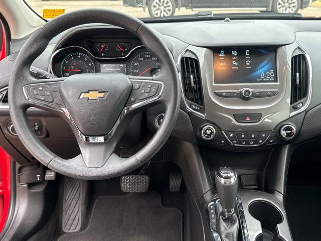 Used 2018 Chevrolet Cruze LT w/ Convenience Package FWD image 7