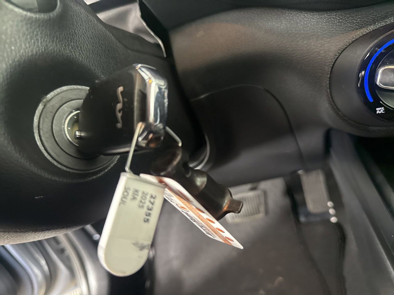 Used 2025 Kia Soul LX FWD image 18