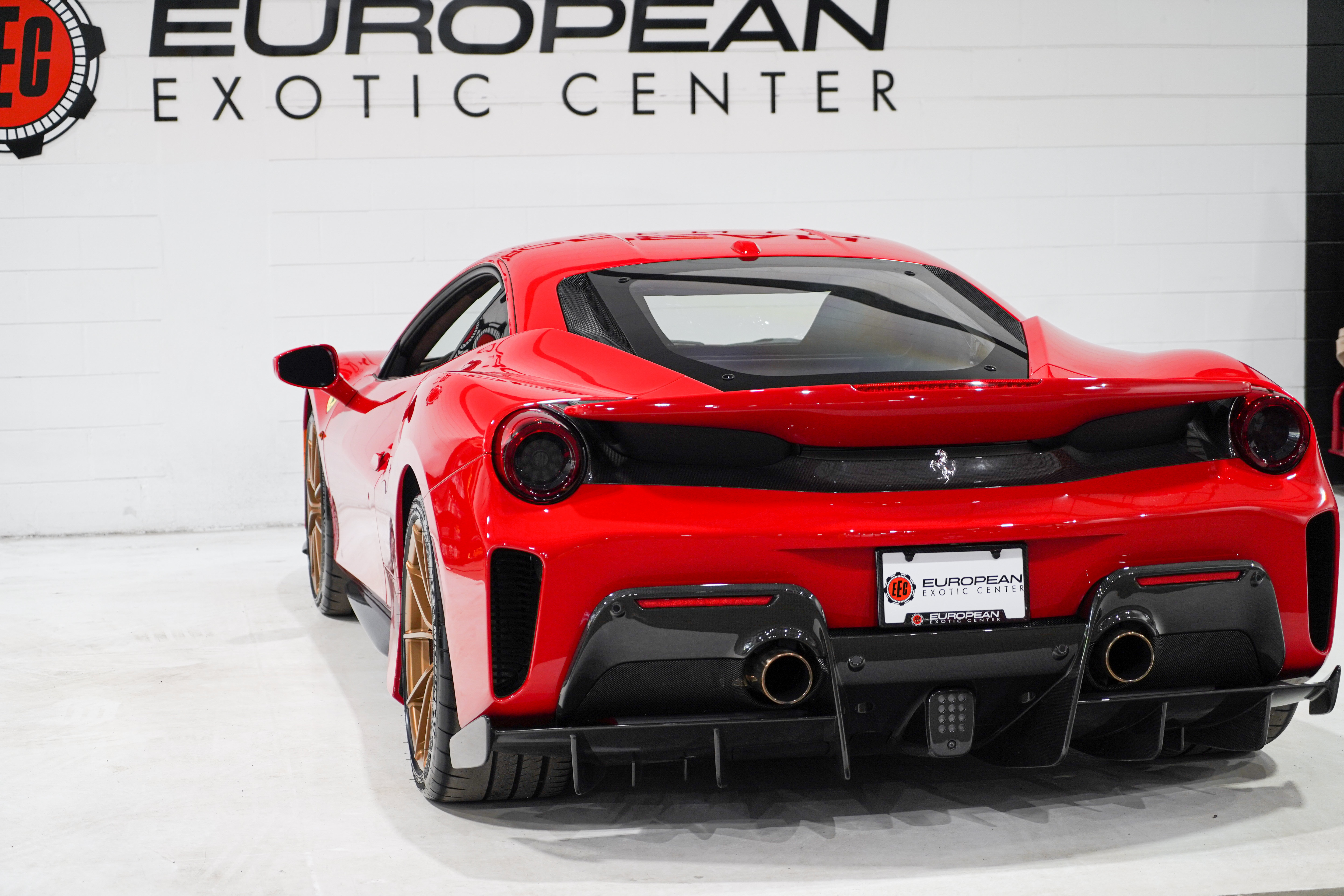 Used 2020 Ferrari 488 Pista Coupe RWD image 38