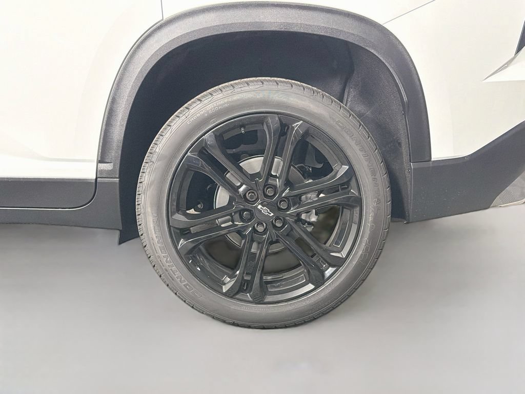 New 2026 Chevrolet Traverse LT w/ Driver Confidence Package AWD/4WD image 32