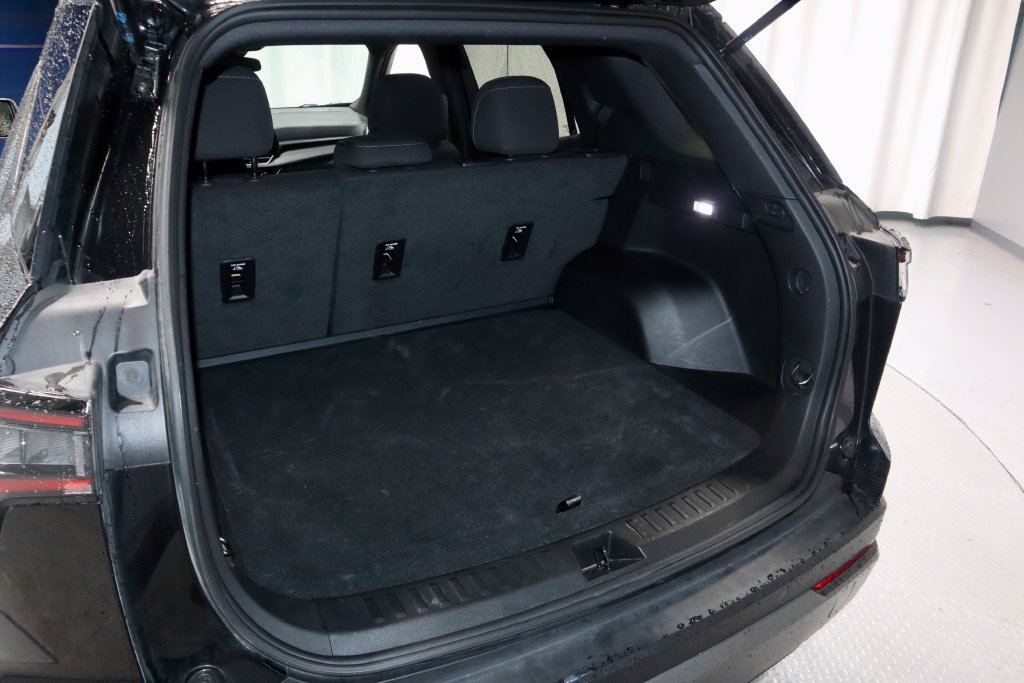 Used 2025 Chevrolet Equinox LT FWD image 13