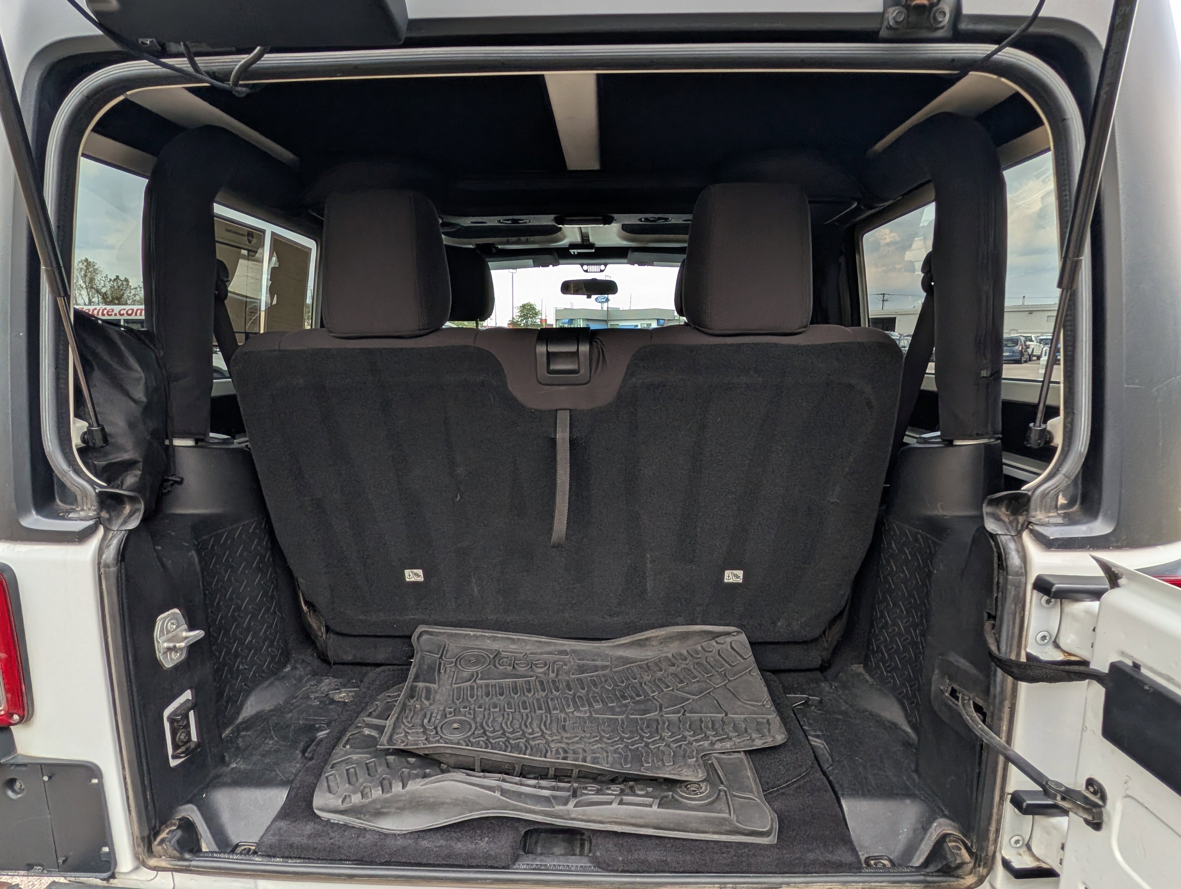 Used 2015 Jeep Wrangler Sport image 23